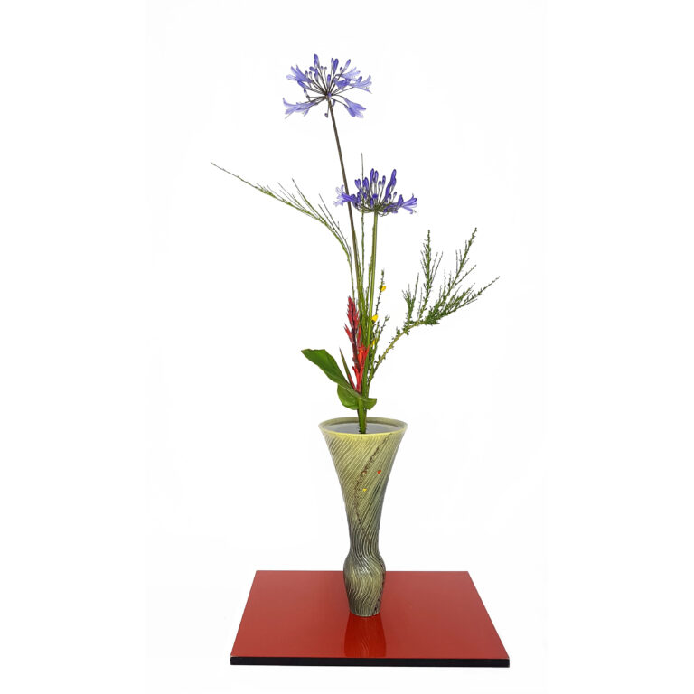 SHOKA SHOFUTAI SANSHUIKE - Agapanthus 2, Canna, Scotch broom